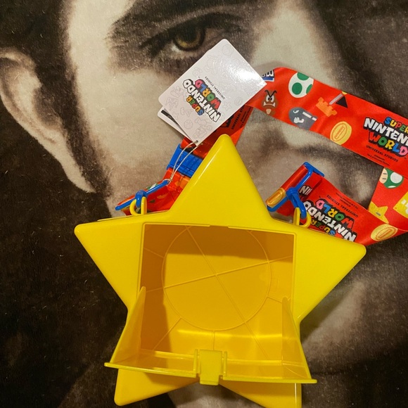 NWT Super Nintendo World Universal Studios Souvenir *Super Star* Popcorn Bucket - Picture 7 of 7